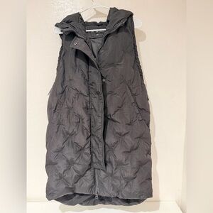 Women’s Black Long Hooded Puffer Quilted Vest size L